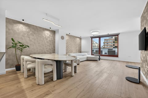Living room, Meals