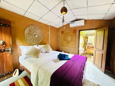 Bed, Photo of the whole room, Bedroom, towels, air conditioner