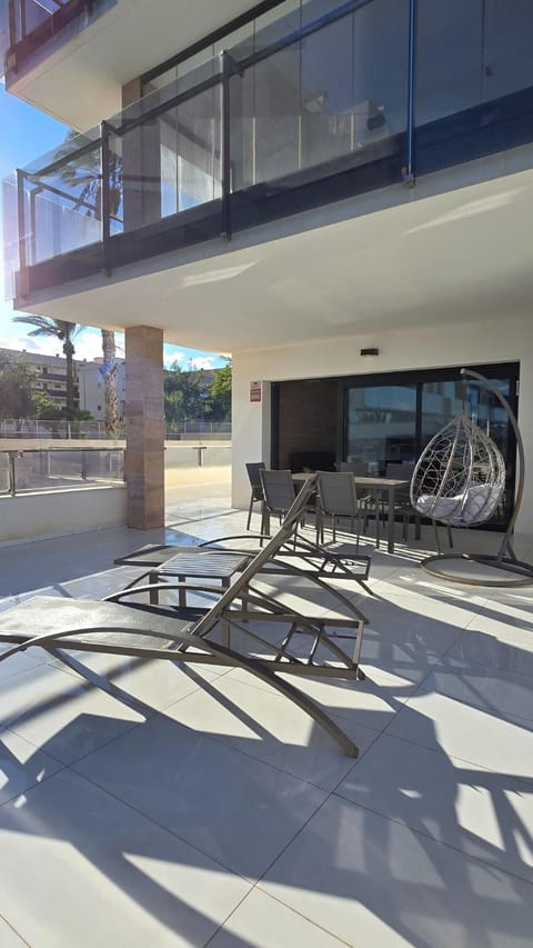 Day, sunbed