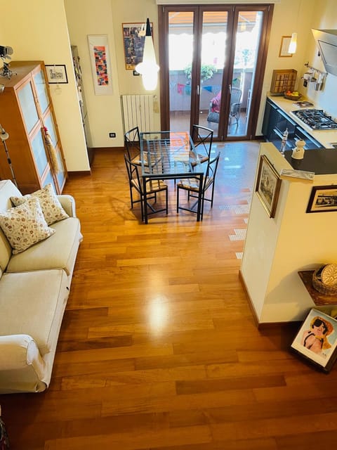 Kitchen or kitchenette, Living room