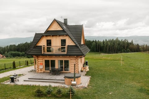 Property building, Spring, Day, Natural landscape, Garden, Garden view, Mountain view