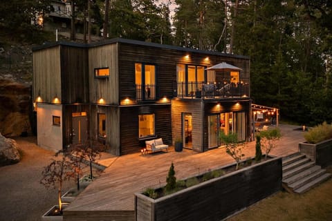 Property building, Day, Garden, Garden view