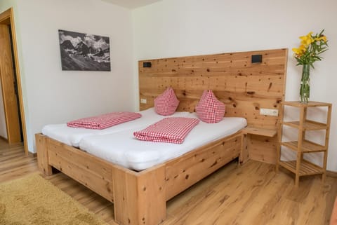 Gasthof Wilder Mann Bed and Breakfast in Serfaus