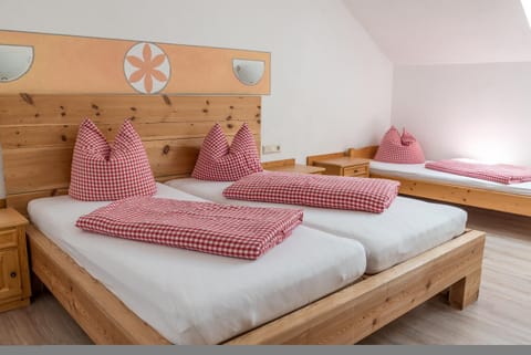 Gasthof Wilder Mann Bed and Breakfast in Serfaus