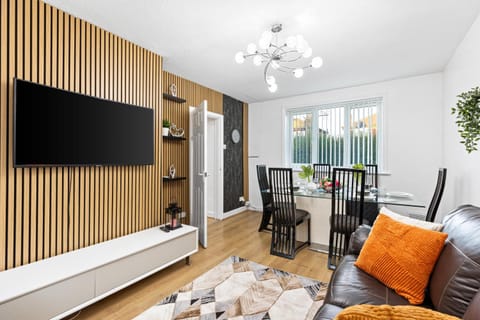 TV and multimedia, Living room, Seating area, Dining area, Evening entertainment