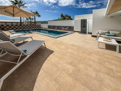 Swimming pool, Swimming pool