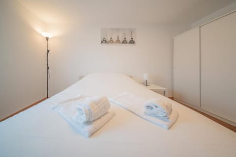 Beautiful apartment Near Basel 4 people Huningue Apartment in Weil am Rhein