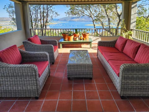 Patio, View (from property/room), Balcony/Terrace, Seating area, Lake view