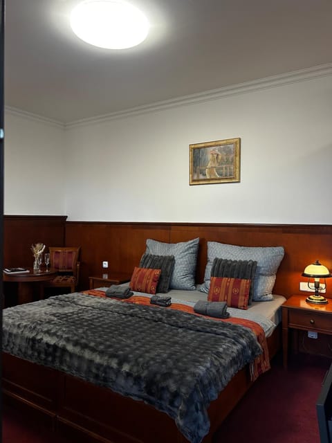 Bed, Living room, Seating area, Bedroom