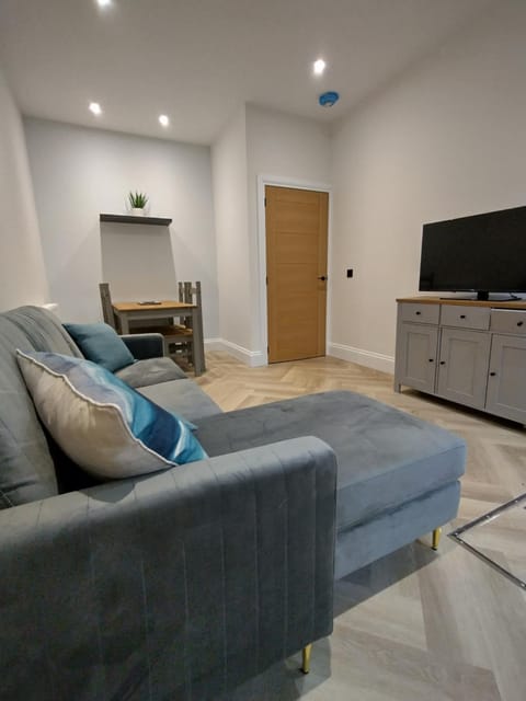 TV and multimedia, Living room, Dining area