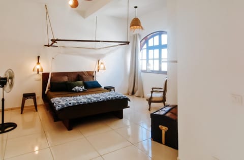 Bed, Living room, Bedroom