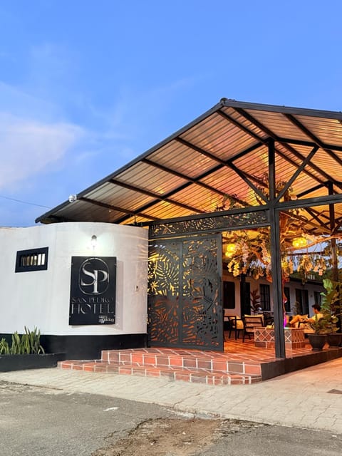 Property building, Facade/entrance, Day
