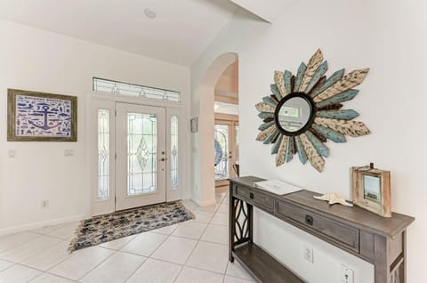 Cottage on Lido Key - One block to Beach Pool House in Lido Key