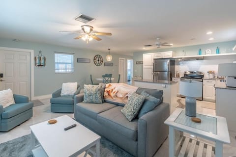 Beach Bliss Haven Steps to Vanderbilt Hot Tub House in Naples Park