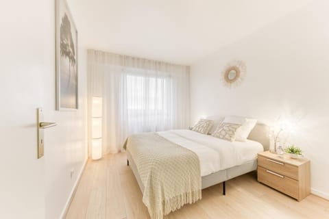 Le Charmant -15 min de Paris - Cosy & Élégant - Parking Privé Apartment in Chevilly Larue