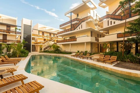 Swimming pool, Swimming pool