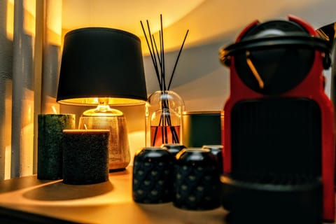 Coffee/tea facilities, Living room, Bedroom