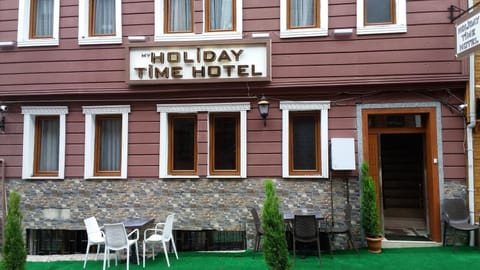 Facade/entrance, Day, Property logo or sign, Garden, Street view