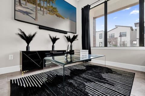 Modern resort style retreat with great amenities Villa in Loughman