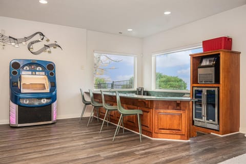 Mulligan Manor Golf Course Views Fun Amenities House in Omaha