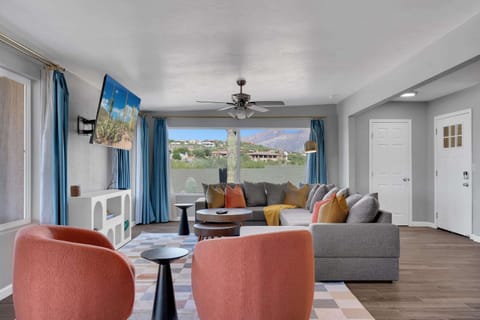 TV and multimedia, Living room, Seating area