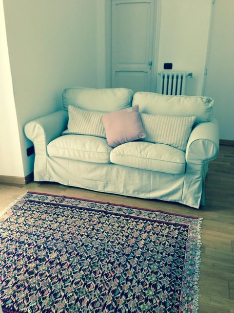 Living room, Photo of the whole room