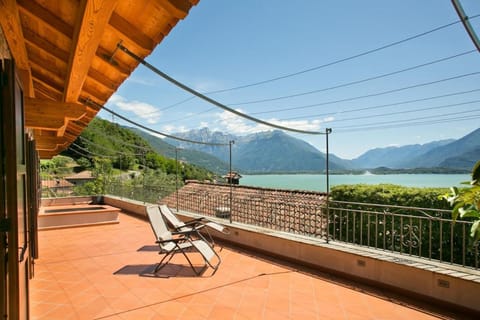 Natural landscape, View (from property/room), Balcony/Terrace, Lake view, Mountain view