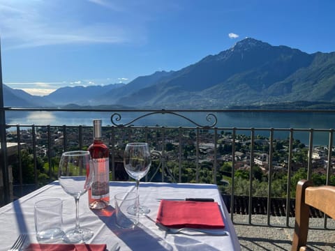 View (from property/room), Balcony/Terrace, Lake view, Mountain view