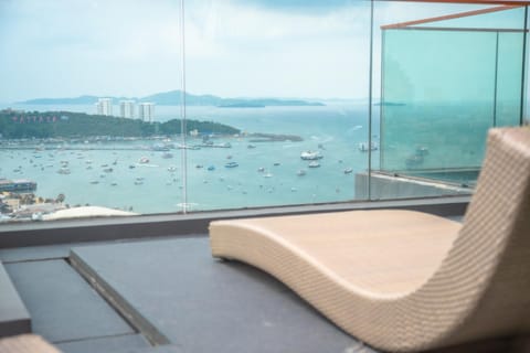 Sea view, sunbed