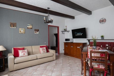 -GARDEN HOME- 700m SKILIFT - PARKING - DOWNHILL Apartment in Bardonecchia
