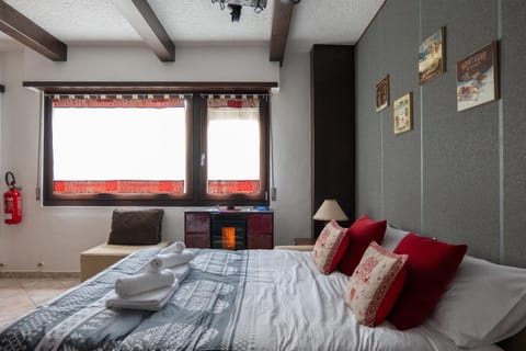 -GARDEN HOME- 700m SKILIFT - PARKING - DOWNHILL Apartment in Bardonecchia