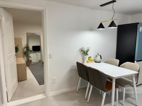 Living room, Dining area