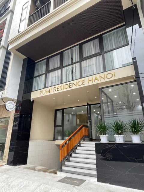 Property building, Facade/entrance, Day