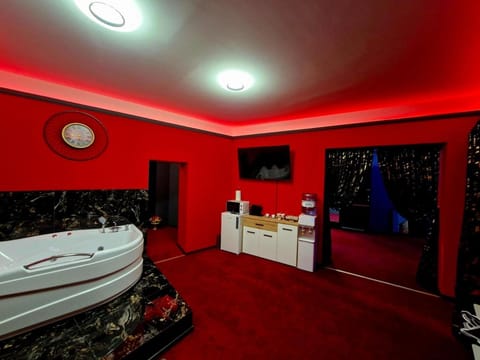 Jacuzzi LED Ambience Luxury Villa in Craiova