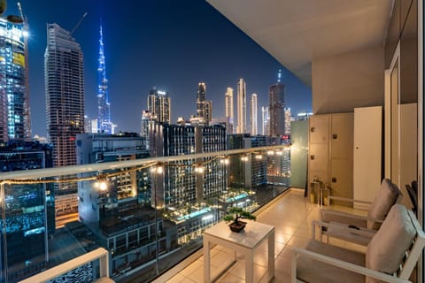 Night, View (from property/room), Balcony/Terrace, Seating area, City view