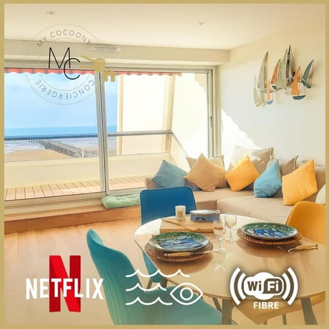 Natural landscape, Living room, Seating area, Dining area, Sea view