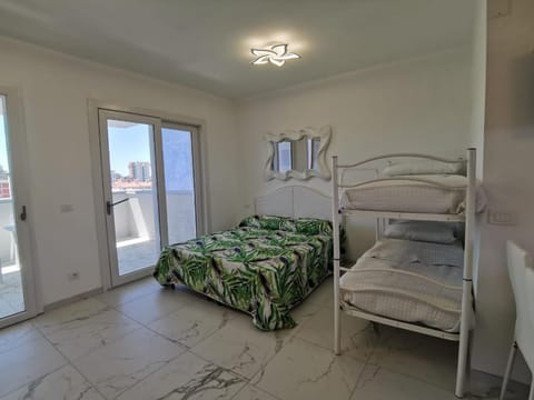 Bed, Balcony/Terrace, Bedroom, bunk bed