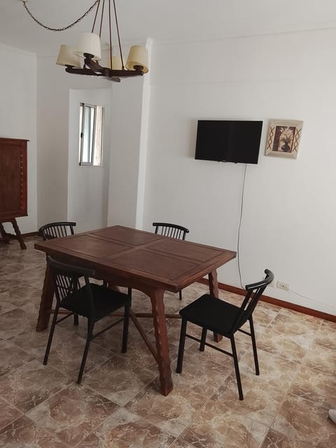 Communal lounge/ TV room, TV and multimedia, Dining area, Evening entertainment