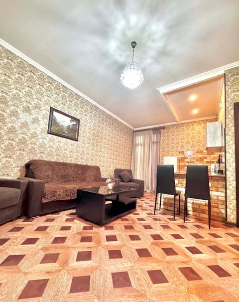 Kitchen or kitchenette, Living room, Seating area, Dining area