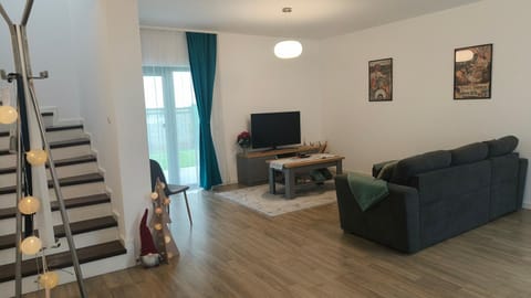 TV and multimedia, Balcony/Terrace, Balcony/Terrace, Living room, Seating area