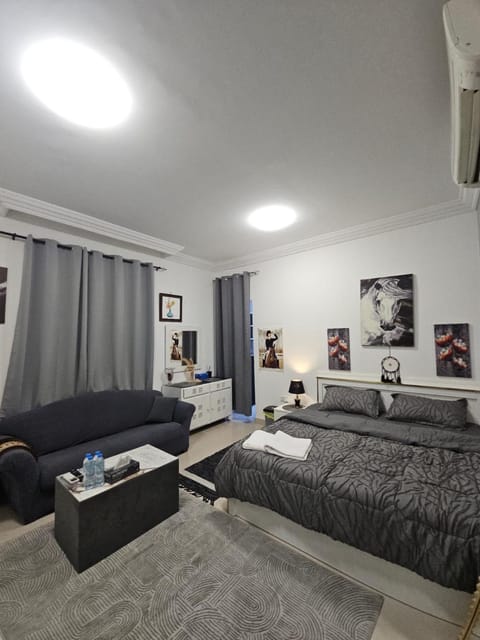 Photo of the whole room, Seating area, Bedroom