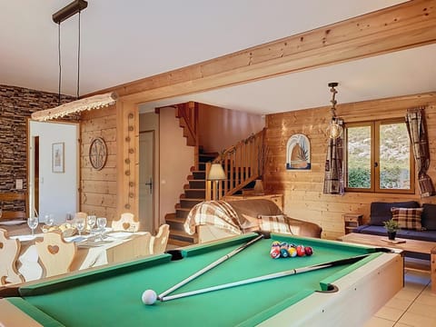 Billiard, Living room