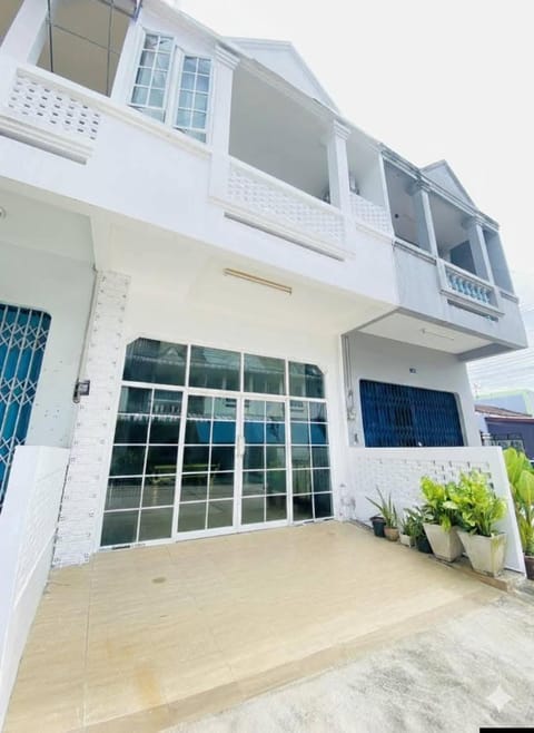 Property building, Balcony/Terrace