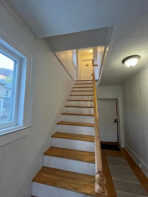 Gulf Stream House - Hammondsport Getaway Apartment Unit 11 Apartment in Hammondsport