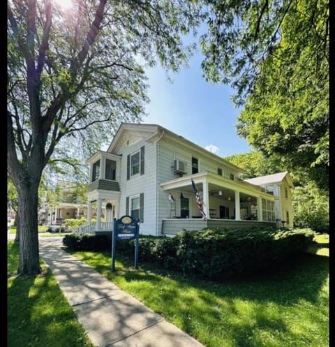 Gulf Stream House - Hammondsport Getaway Unit 12 Apartment in Hammondsport