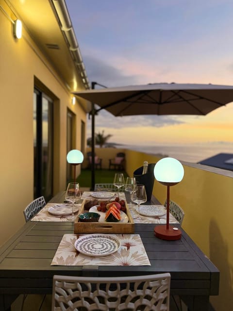 View (from property/room), Balcony/Terrace, Dining area