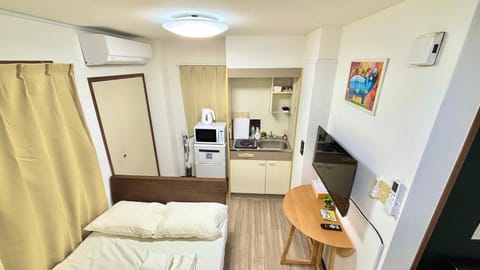 TV and multimedia, Kitchen or kitchenette, Photo of the whole room, Bedroom, air conditioner
