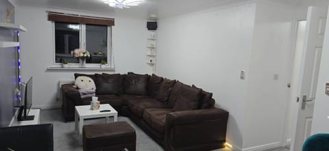 Communal lounge/ TV room, TV and multimedia, Living room