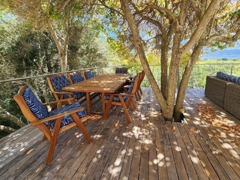 Villa Candle Berry - Tranquil Lagoon Retreat Apartment in Knysna