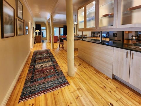 Villa Candle Berry - Tranquil Lagoon Retreat Apartment in Knysna